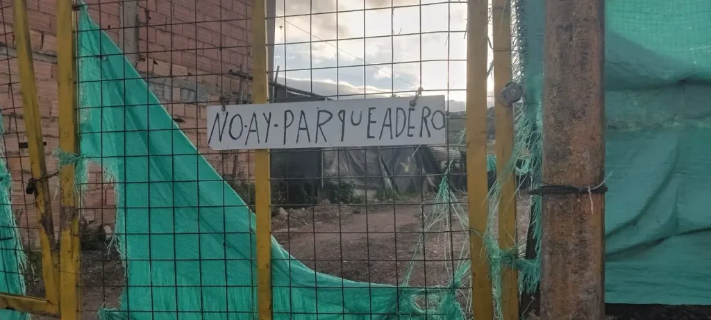 Avisos callejeros de latinoamerica: estetica urbana